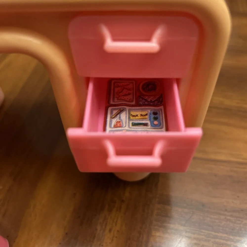 Vintage 1977 Barbie Dream House Mirrored Vanity Dresser Orange & Pink‎